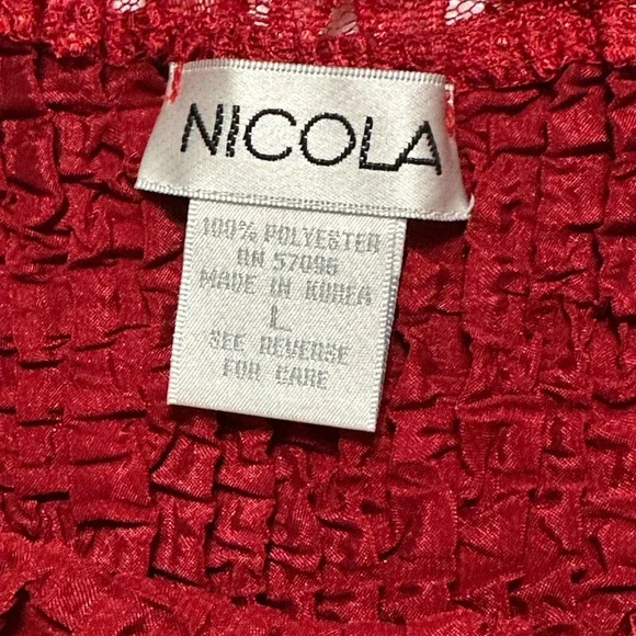 Nicola Red Embroidered Lace Neck‎ Stretchy Smocked Top Blouse Short Sleeve NWT L - Picture 3 of 5